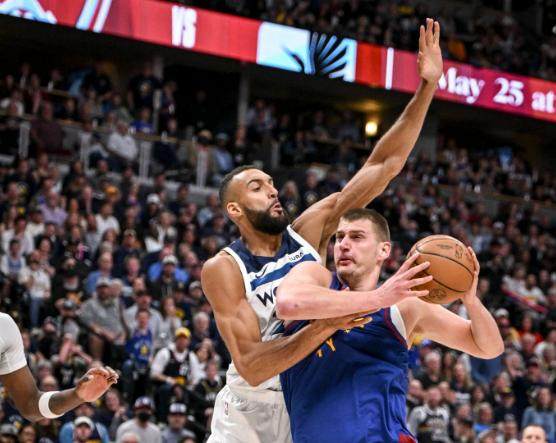 开云手机客户端-高度+篮板优势逆转！双塔限制约基奇 掘金该紧张了