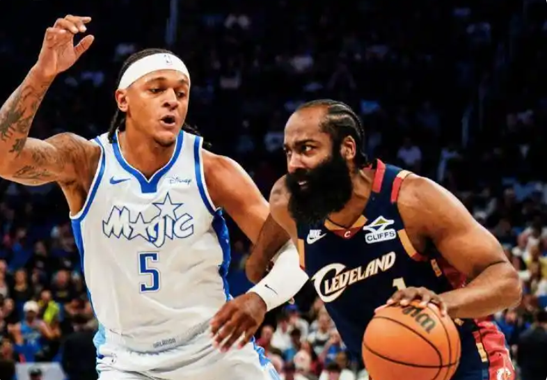 kaiyun-裁判抢戏！魔术复仇骑士，哈登空砍30+8，米切尔24中9，贝恩立功