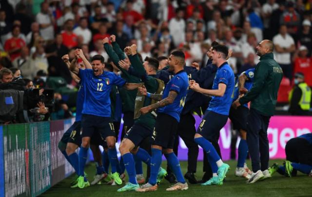 开云品牌平台-意大利冠军团队评分：满分送给曼奇尼和伟大的他